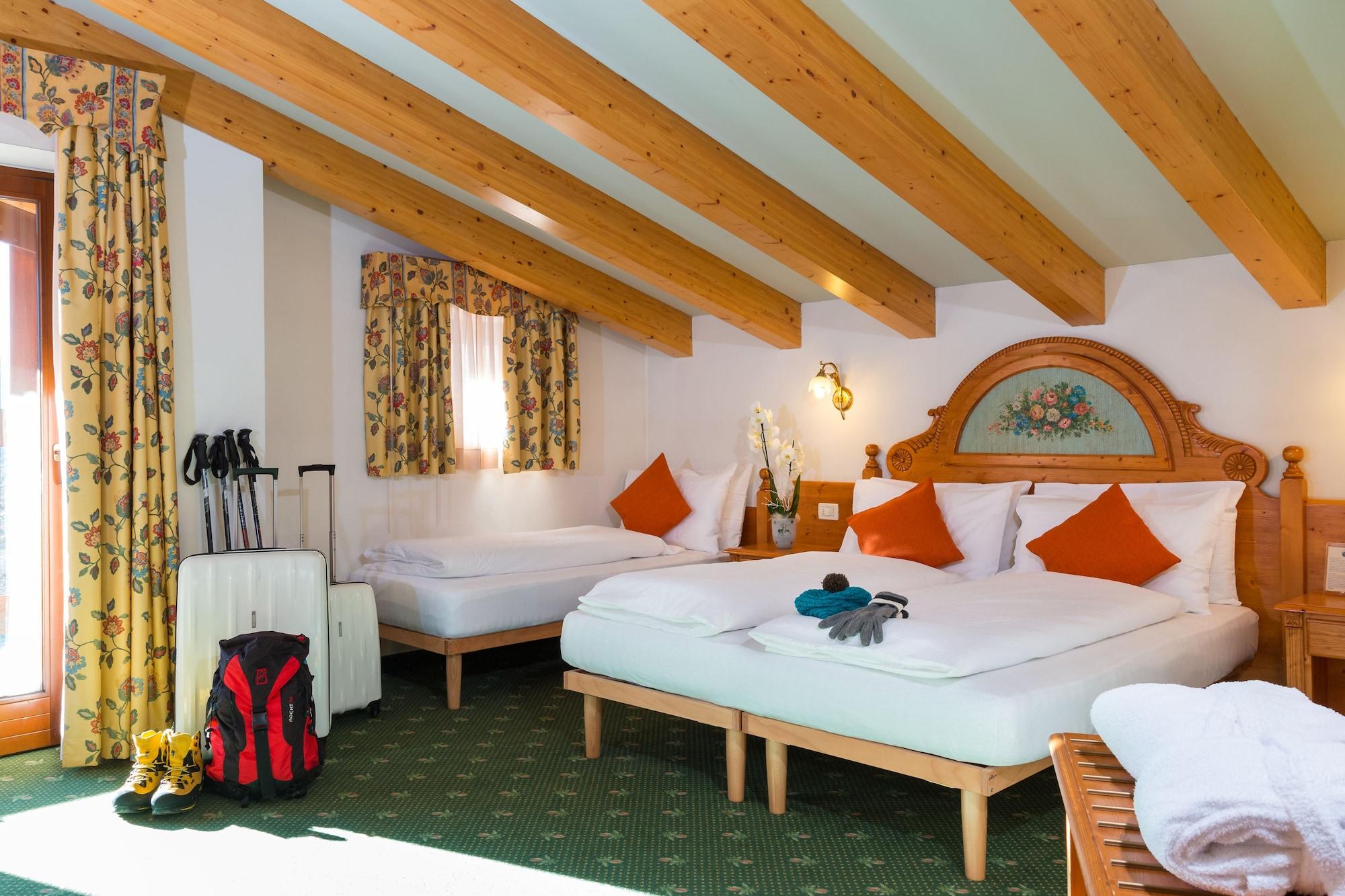 Hotel Bonapace ***S Мадонна-ді-Кампільйо Екстер'єр фото