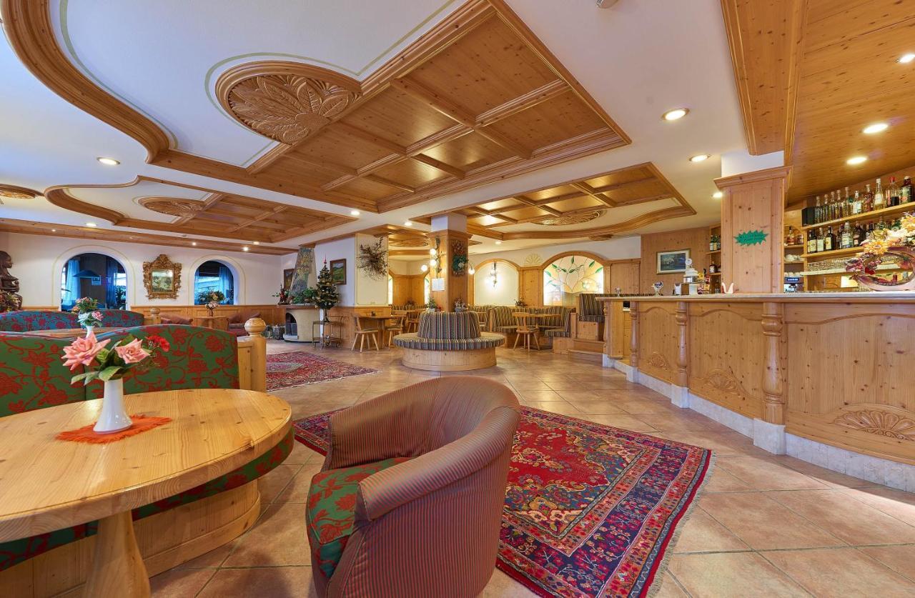 Hotel Bonapace ***S Мадонна-ді-Кампільйо Екстер'єр фото