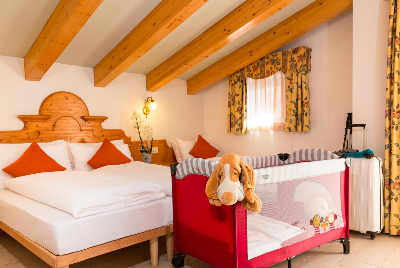 Hotel Bonapace ***S Мадонна-ді-Кампільйо Екстер'єр фото