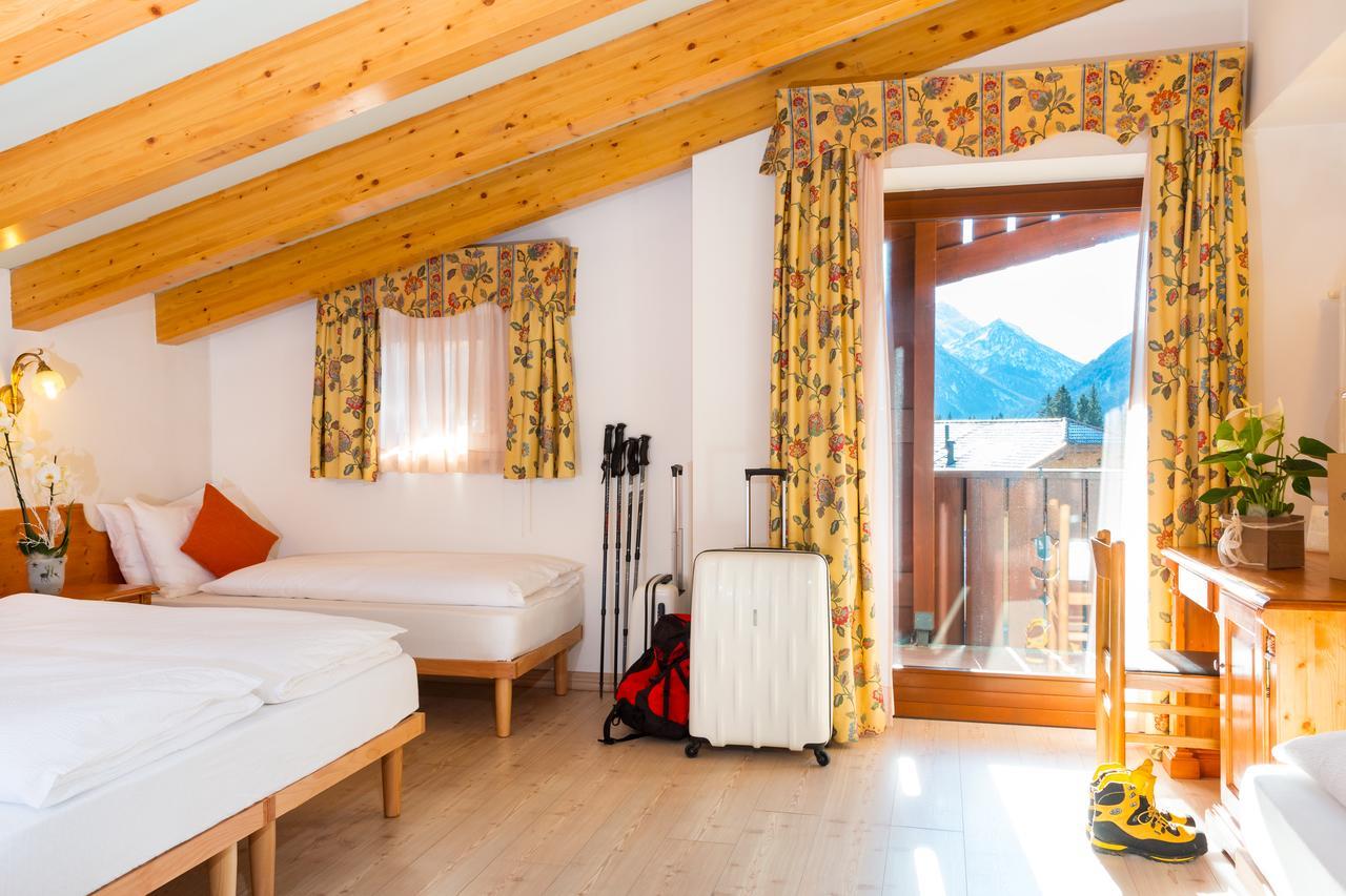 Hotel Bonapace ***S Мадонна-ді-Кампільйо Екстер'єр фото