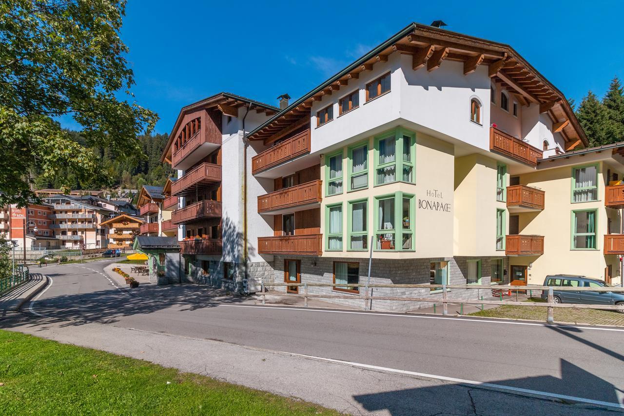 Hotel Bonapace ***S Мадонна-ді-Кампільйо Екстер'єр фото
